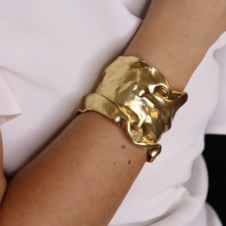 Crumpled foil cuff bracelet - Karine Sultan