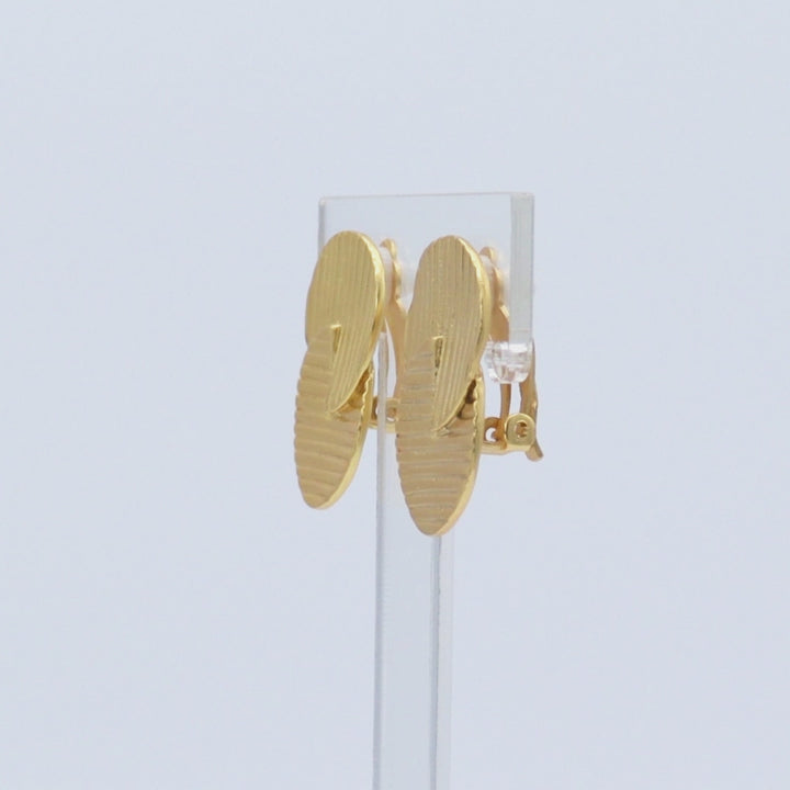 Retro Circle Clip-On Earrings