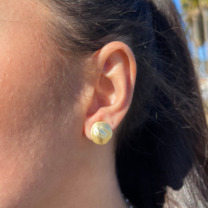 Mini shell stud - Karine Sultan