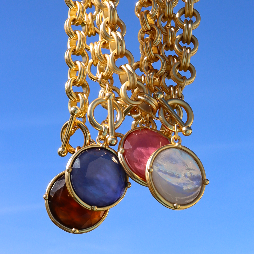 Cabochon Pendant Necklace