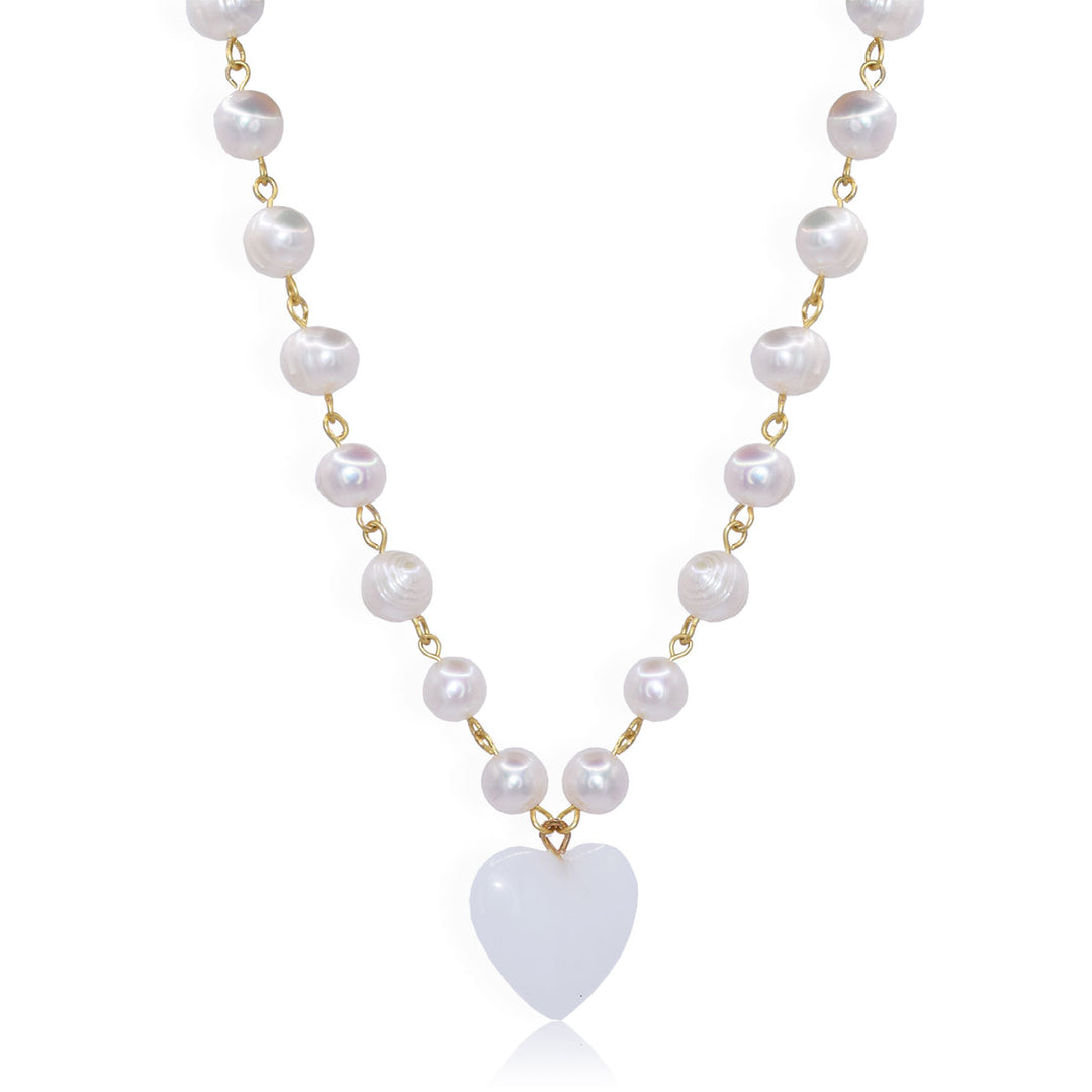 Elegant pearl necklace with heart pendant
