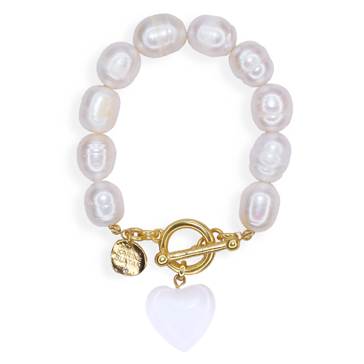 Pearl bracelet with heart charm dangle
