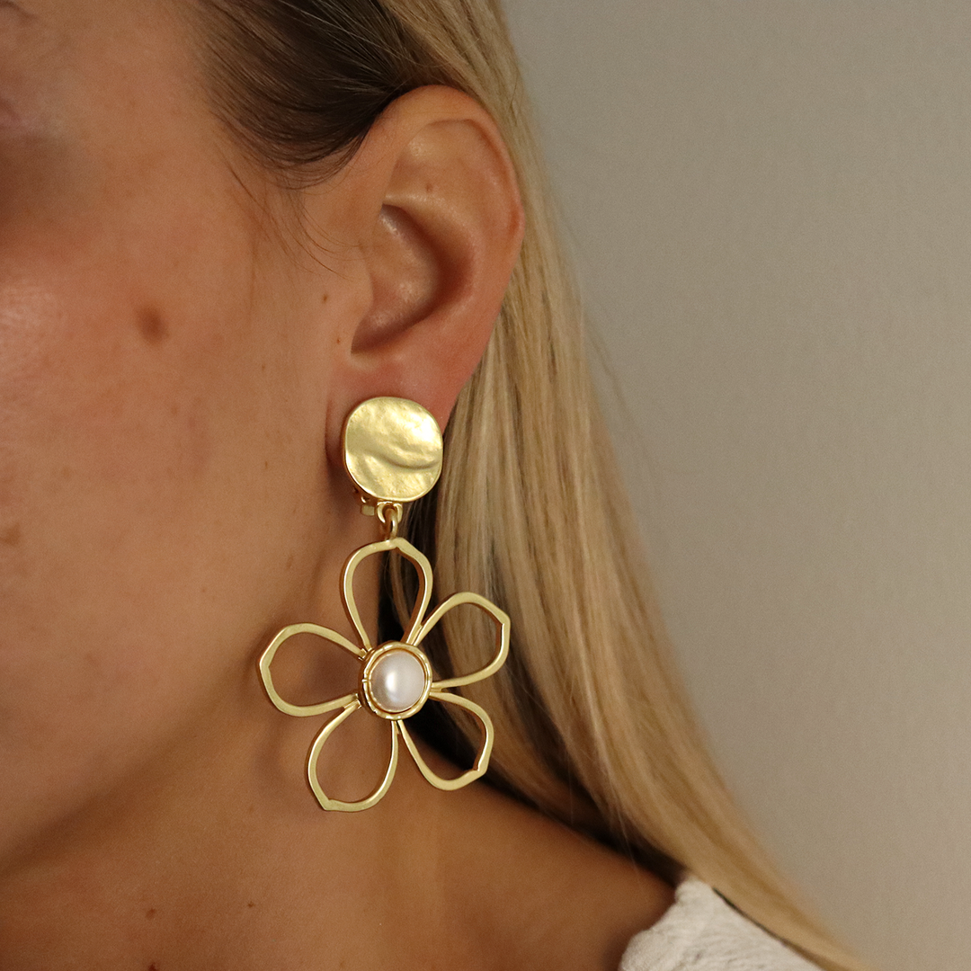 Petal Pearl Clip-on Earrings