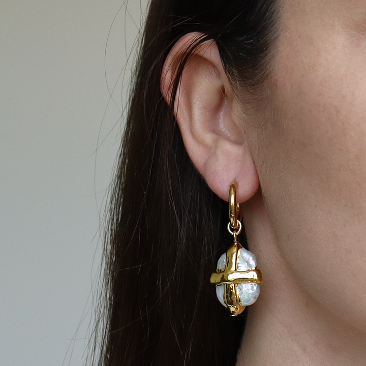 Briza Mini Hoop Earrings