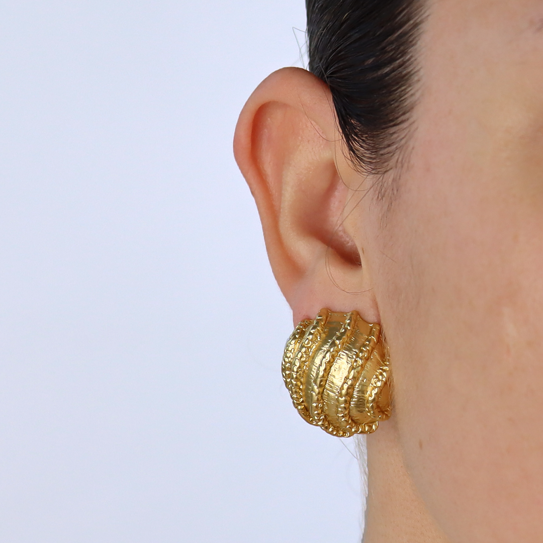 Button clip-on earrings - Karine Sultan