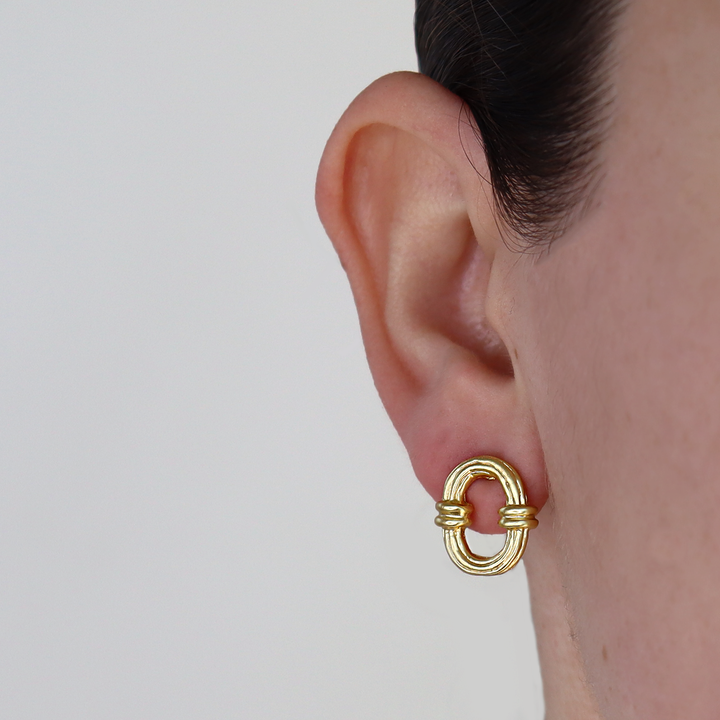 Hollow frame stud earrings - Karine Sultan