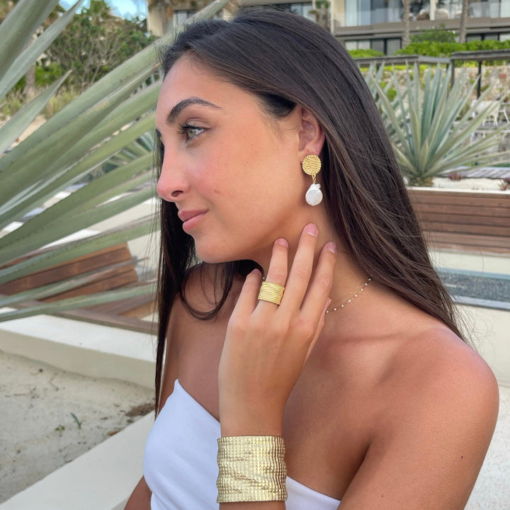 Disc & flat pearl clip-on earrings - Karine Sultan