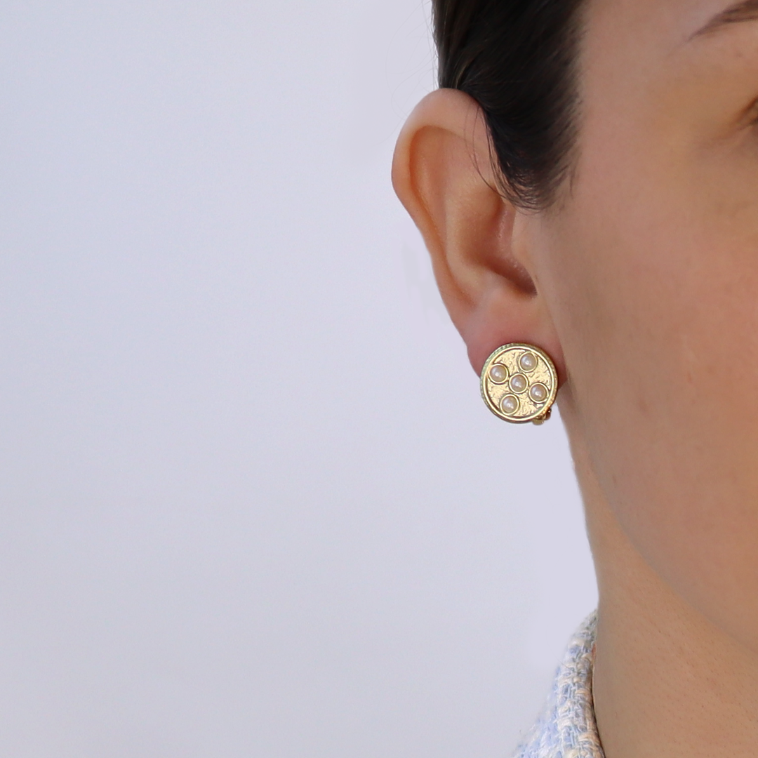 Coin with pearl accent clip-on earrings - Karine Sultan