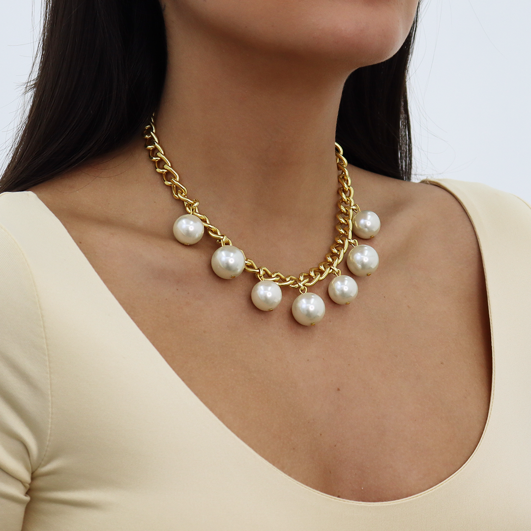 Maxi Pearl Charms Necklace