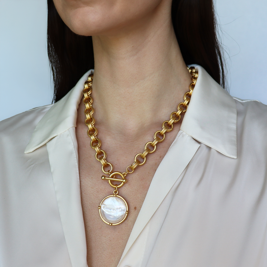 Cabochon Pendant Necklace