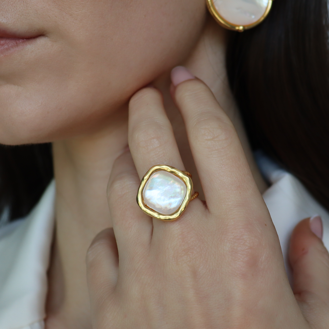 Bezel Mother of Pearl Ring