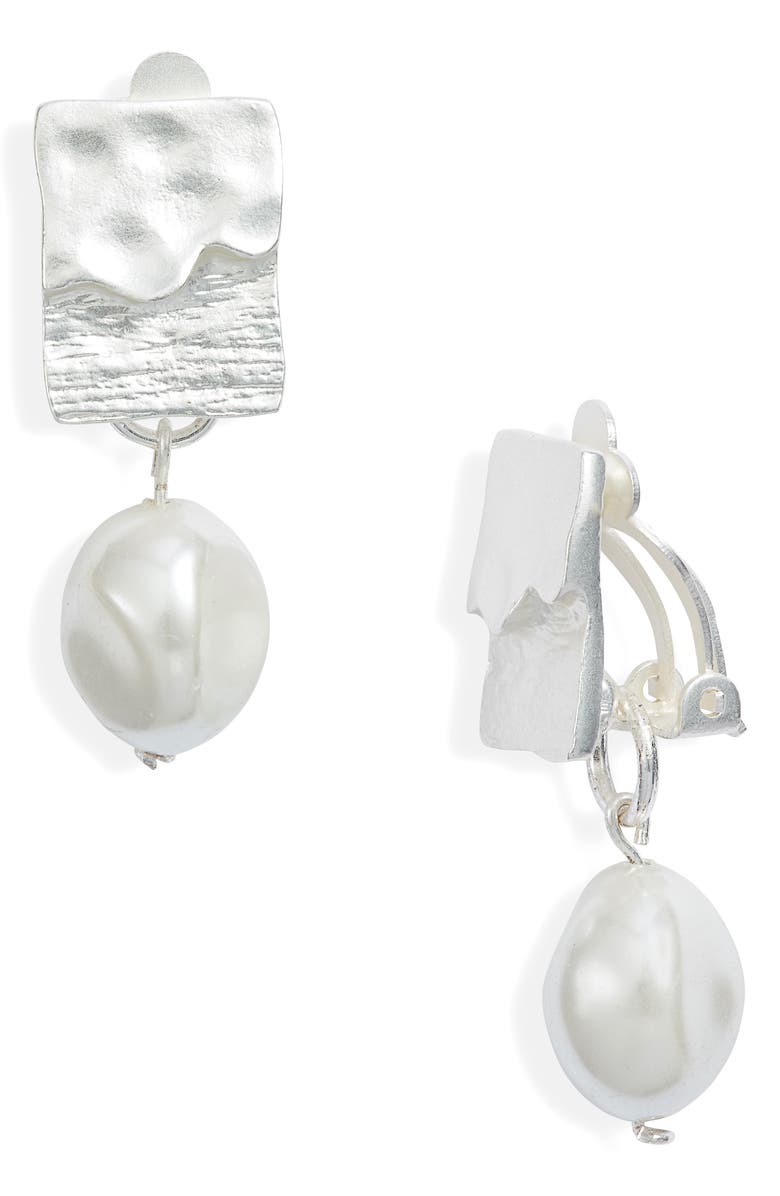 Rectangular clip with pearl drop - Karine Sultan