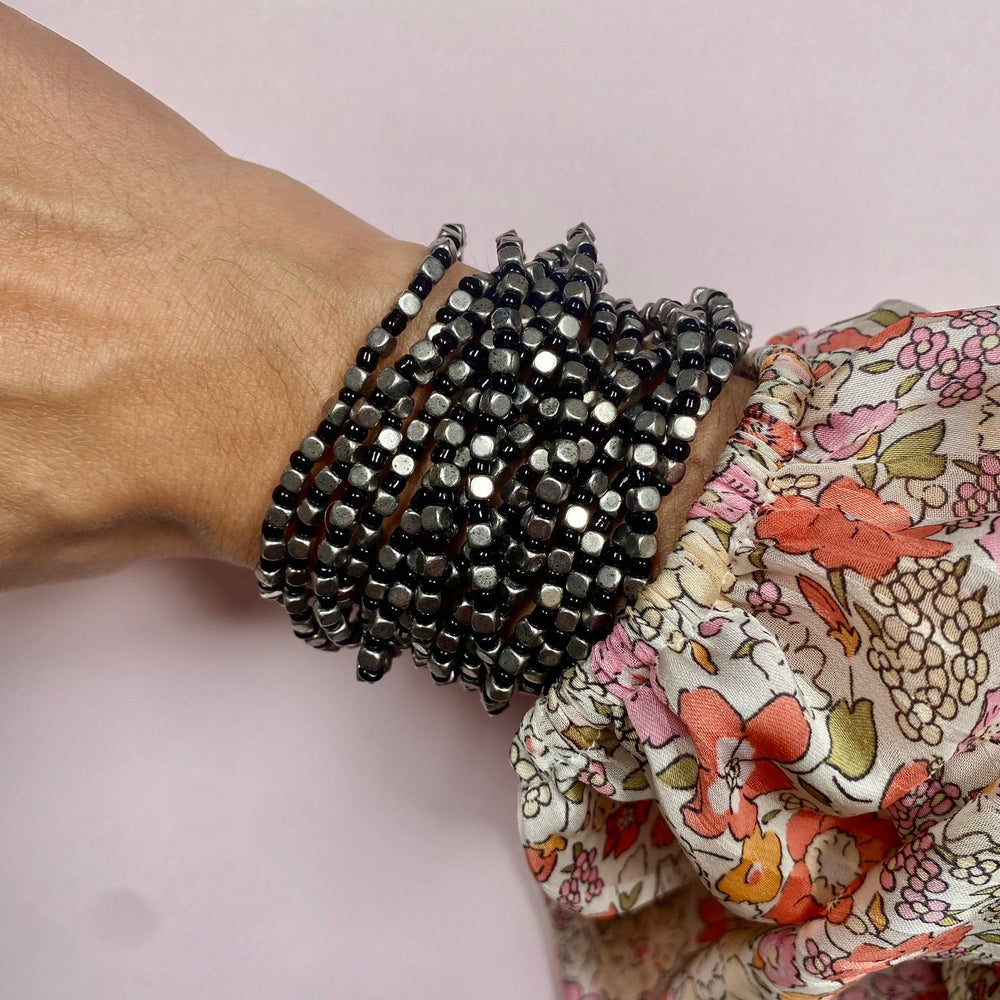 Mixed color stackable bracelet set - Karine Sultan