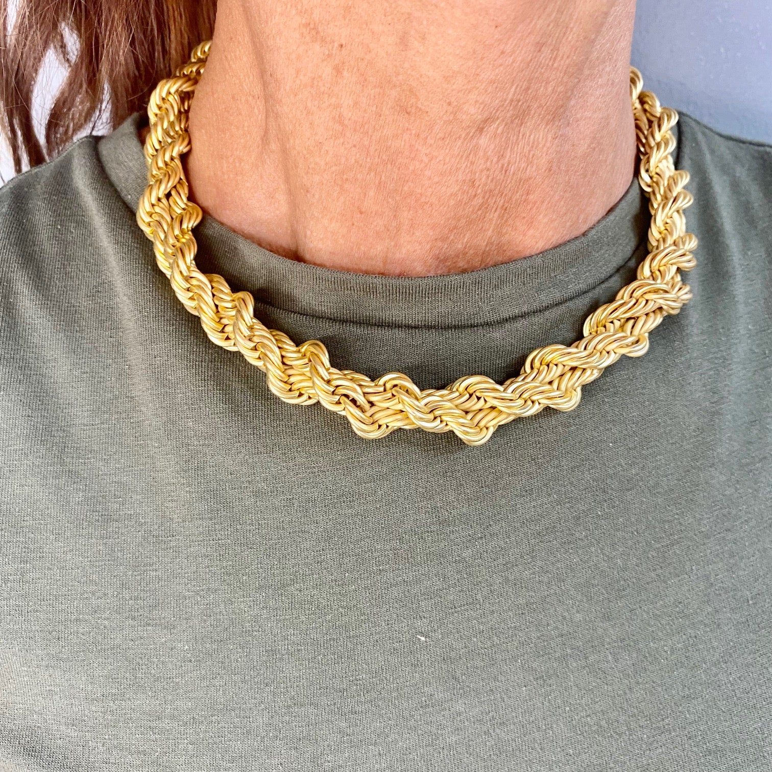 Bold twisted rope chain